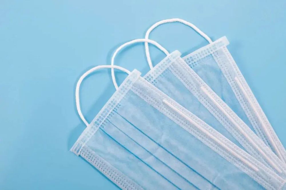 一场新冠病毒引发的肺炎疫情,让 "口罩"成为过去近两个月中人们格外