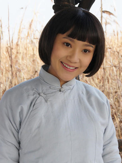 她是土匪花脖子的亲妹妹.