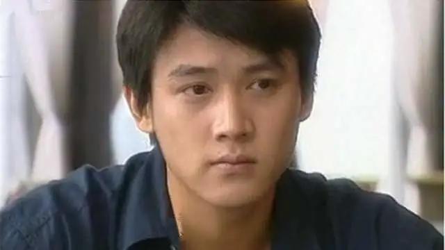 入行后,郭家铭首部主演的电影《我自己的德意志》就获得艾美奖最佳男