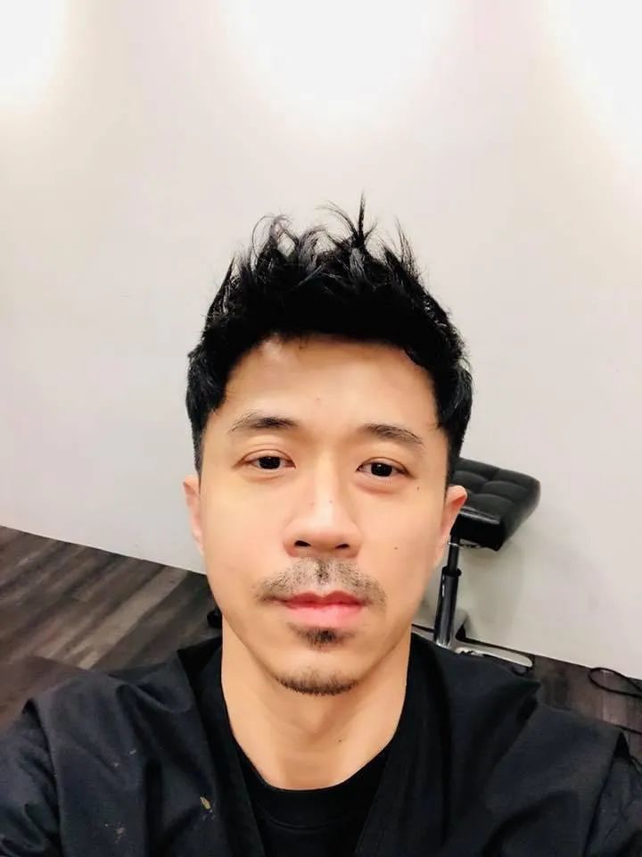 不老男神光良突然变老胡子拉碴油腻发福发际线后移变沧桑大叔