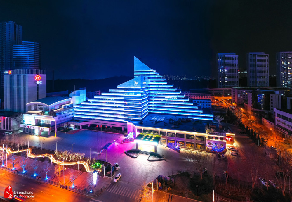 大连:流光溢彩夜色金普