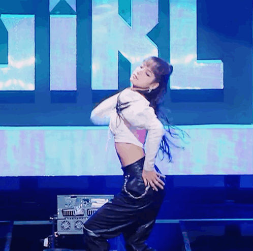 lisa的身材有多绝当她在舞台上扭胯的那一刻南瓜胯瞬间火了