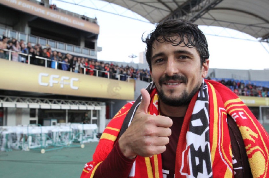 国际足联确认!2位归化球员迎好消息 阿兰洛国富获重要资格