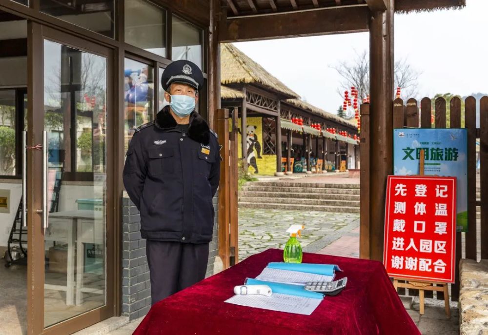 夏伟义 摄进入疫情防控,复工复产"两手抓"的新阶段,希望广大文艺工作