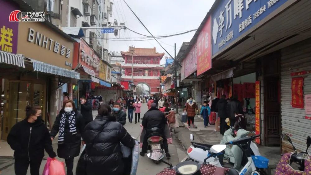 广场热闹的广场舞团,怀念森林公园放飞的风筝,怀念老城区鼎沸的烟火气