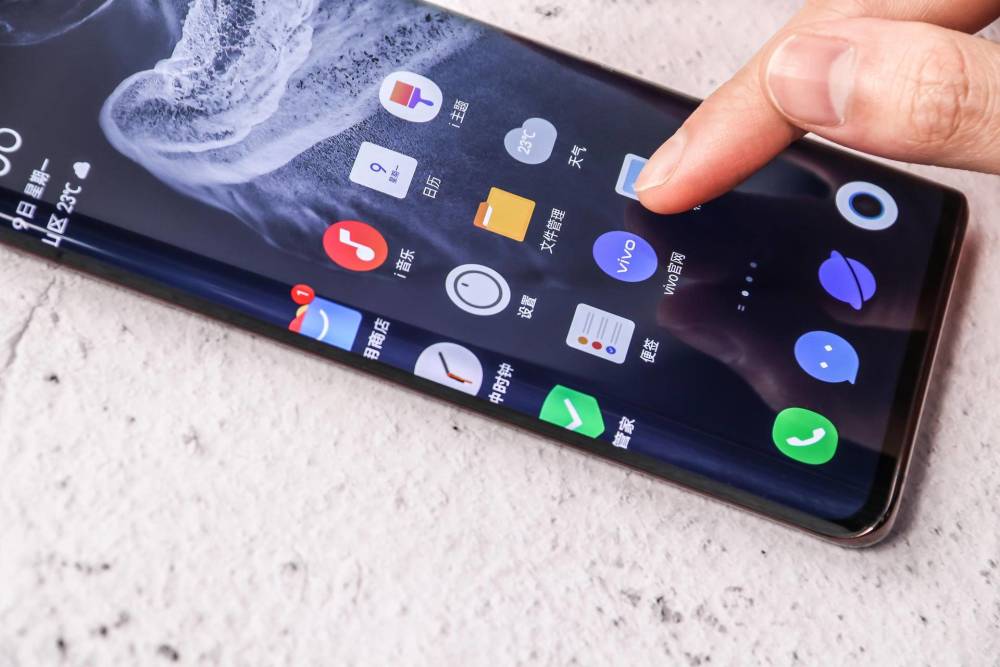 强悍性能不是唯一亮点vivonex3s还带来了独具特色的潮流设计