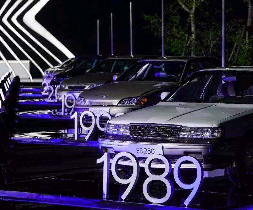 30年一个轮回,机盖放香槟塔的雷克萨斯ls,又回来了!