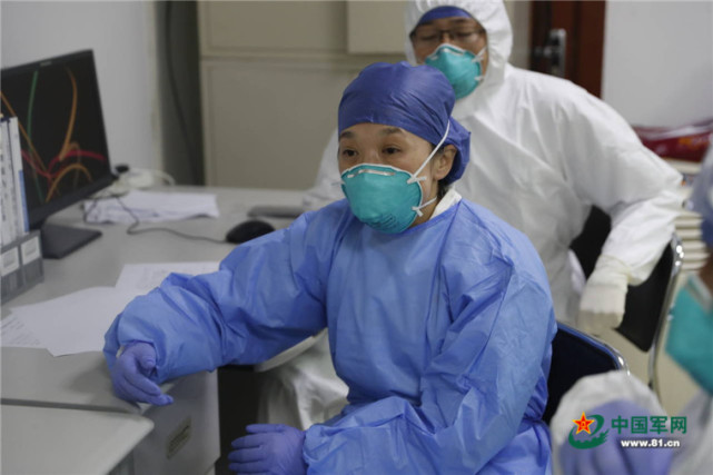 奋战"疫"线,一位女军医的大爱与大美