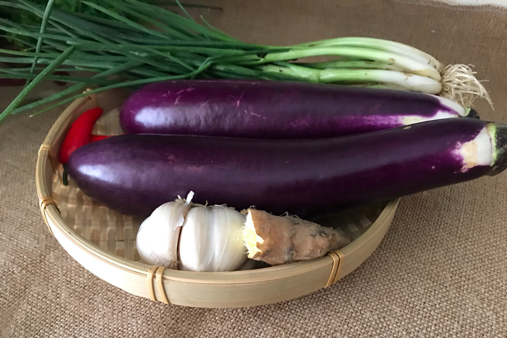 茄子这样做比肉还香 几个诀窍 不变黑颜色紫 鲜香软滑超下饭 腾讯新闻