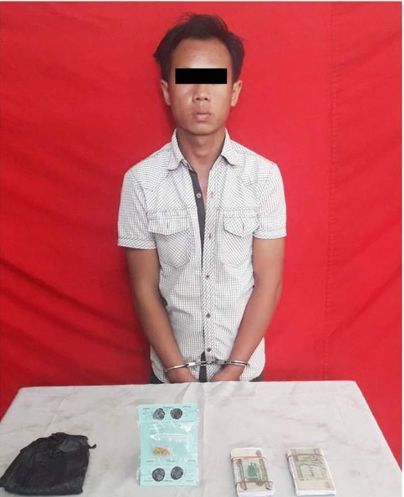痴情男子抢金店,只因女友说想要钱