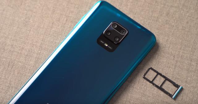 redmi note9 pro的正面设计是单挖孔全面屏,背面是浴霸四摄,跟华为