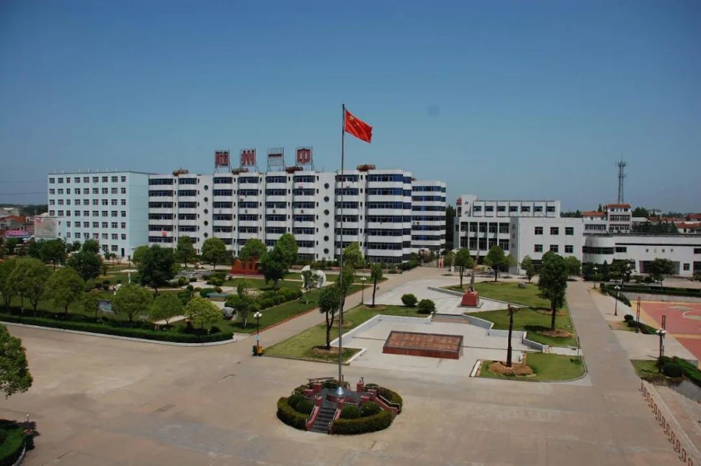 2公里,随州外国语学校,曾都二中,新五丰国际学校近在