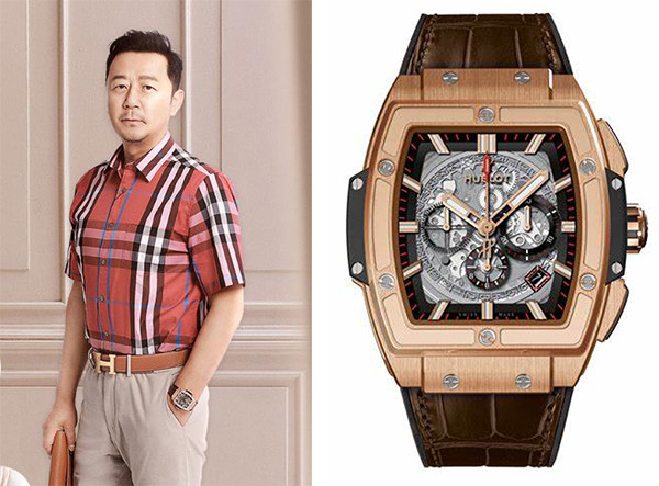 在这部电视剧中,最初和女主角"房似锦"唱对头戏的是另一位店长"徐文昌