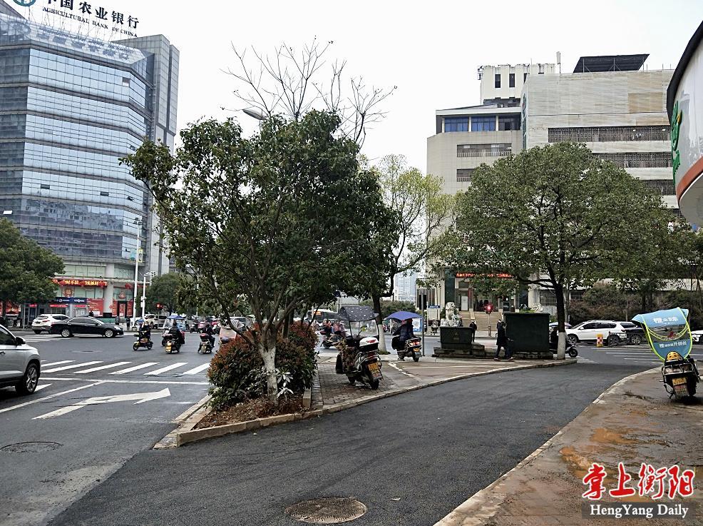 注意!衡阳解放大道红湘路路口两条右转专用车道通车啦