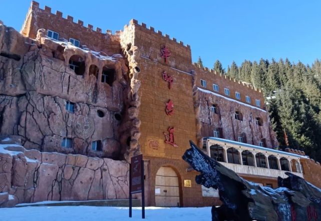 春意盎然的三月·一起去车师古道野狼谷踏雪寻春吧