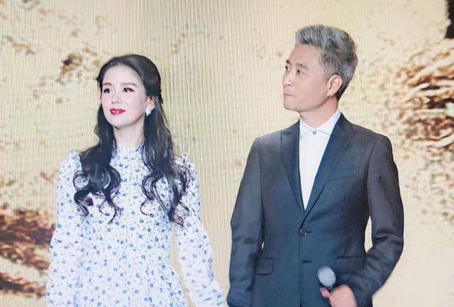 浏览高明婷之前的社交动态,就看得出这个豪宅的大致装修.