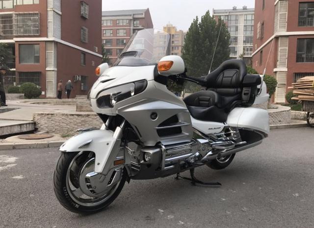 39万买到的本田金翼gl18007年骑了7千多公里上路很多人不认识
