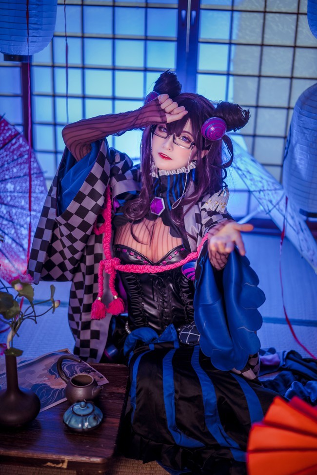 紫式部cosplay 霸道的御姐,从来就是特别强势