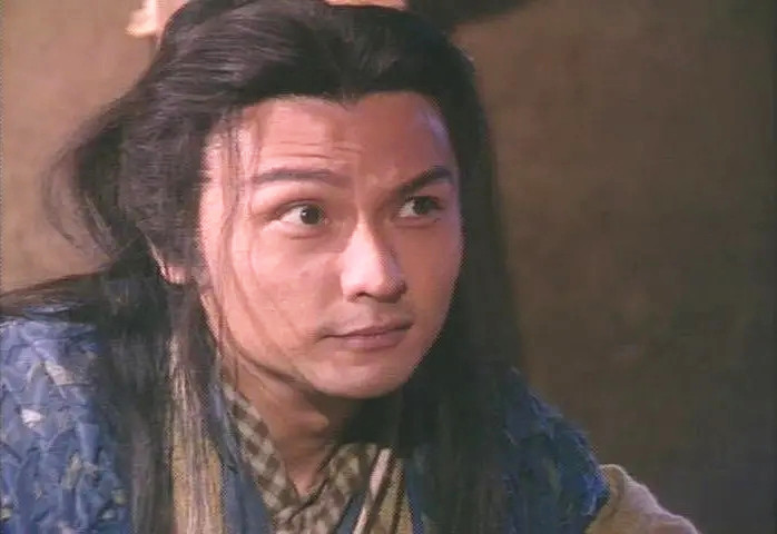 关礼杰|60岁吴岱融罕露面，满头白发皱纹横生，与58岁关礼杰同框像两代人