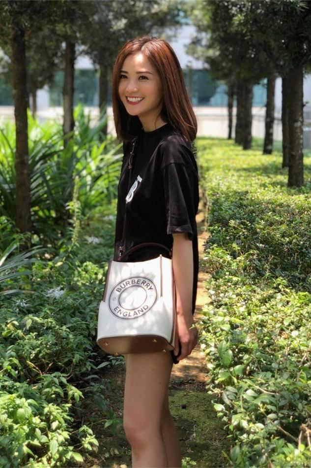 一个红遍大江南北的双人女子组合twins捧红了蔡卓妍和钟欣潼两个女星