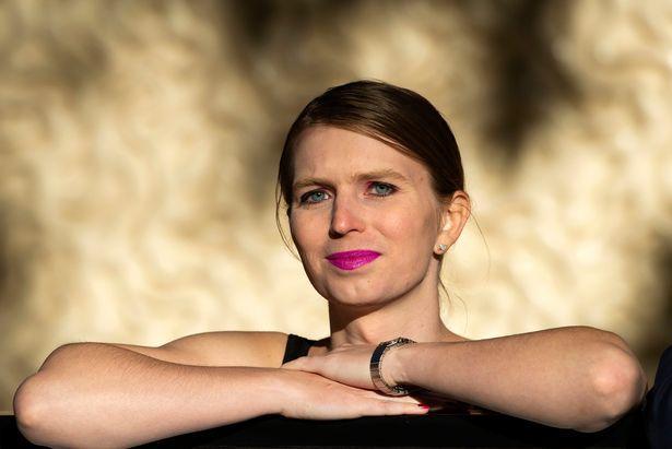 维基解密"吹哨人"切尔西·曼宁获释,本周曾在狱中试图自杀