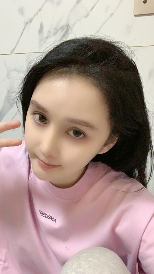 封面独家赵本山女儿赵珈萱为辽宁援鄂抗疫一线医护人员捐赠270万