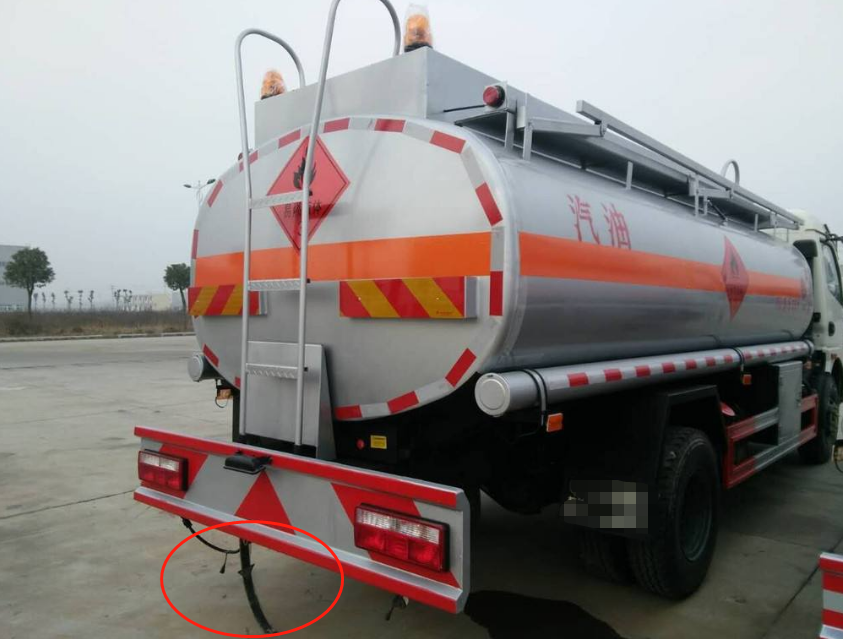 有的货车后面,为什么要拖着一条长铁链子?看完学习了