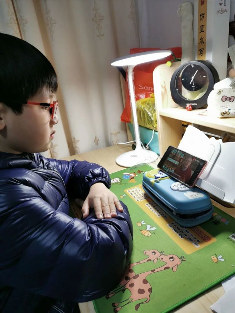 陈弈赫姚贤泽戚天润黄浩轩蔡妍江雨彤史振宇谭睿麒查找资料,不懂就问.