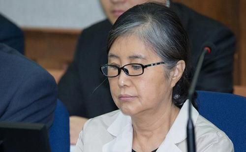 崔太敏父女和朴槿惠属于一荣共荣,一损共损的关系.