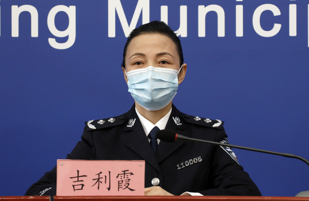 "目前北京边检总站已经进入首都国际机场t3专区,每一名从专区入境的