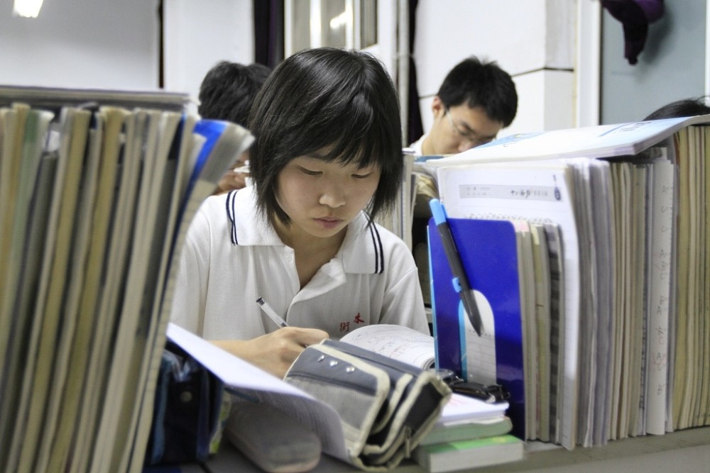 衡中学生高考高分秘诀,竟被校长郗会锁无意中道出,原来是非常"8 1!