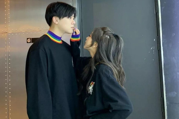 王传捷彭十六分手了吗 二人公开恋情后遭到网友指责