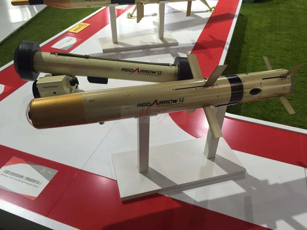 图:单兵云爆弹打打步兵常见的工事和轻装甲还可以,真遇上坚固设防的