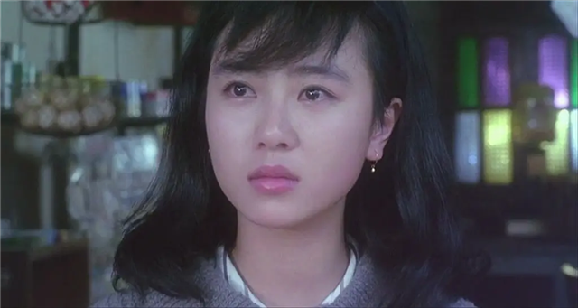 1990年,吴宇森开拍《喋血街头》,为上映剪30分钟,结果票房惨败