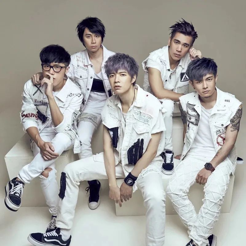 69如果聊起最近一直在单曲循环的歌曲,那么由八三夭乐团演唱的这首