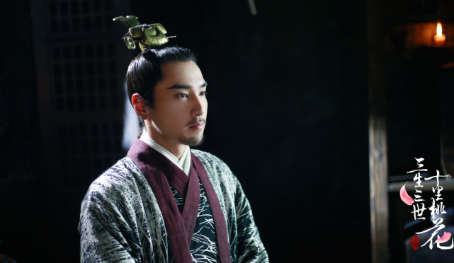 这一晚就过去了十几万年,少绾终于醒来了,和墨渊再次相遇