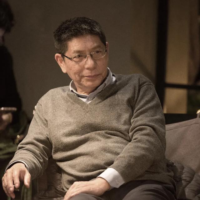 郭伟鹏一个人坑了一座城是自私还是其他原因