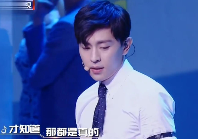 邓伦至跟杨紫合作的《香蜜沉沉烬如霜》后各种资源不断,电视剧和综艺
