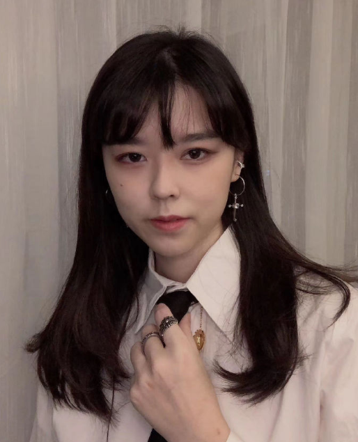 因为体检只能使用真实姓名,于是沫子名叫周幸儿也成为了"公开"信息