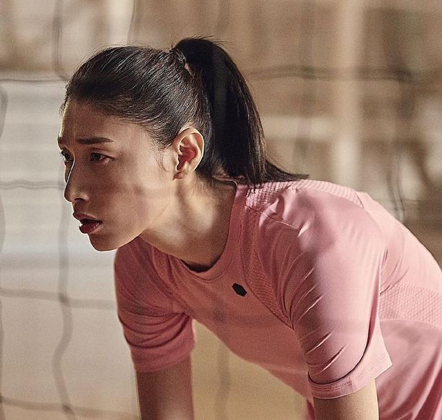 女排巨星风范金软景最新写真大片出炉英姿飒爽魅力十足