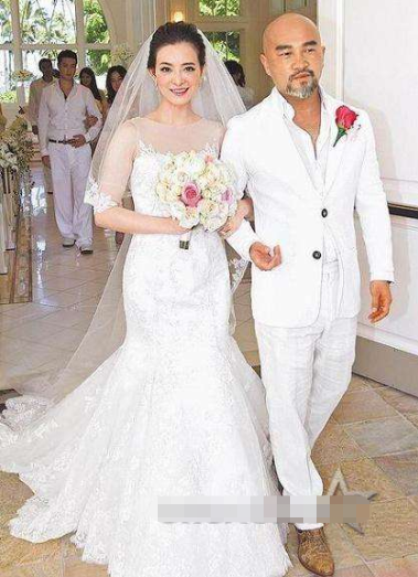 刘真抢救第37天,老公辛龙暴瘦露面,七尺男儿掩面痛哭_腾讯新闻