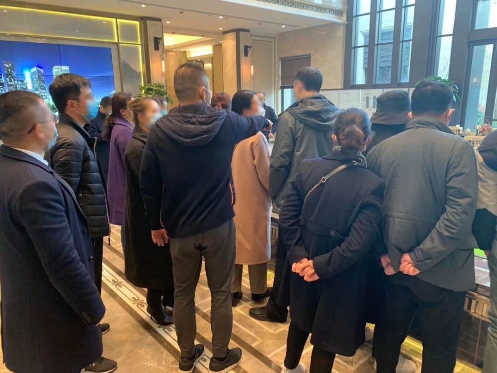 排队看房售楼处来访量激增3月楼市小阳春不缺席