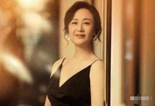 57歲吳玉芳戲裡再現影后實力,戲外夫妻伉儷32年,老公是熟悉的他