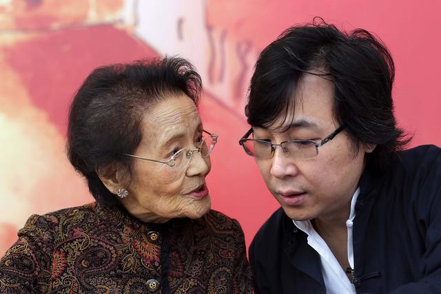 周小燕首唱长城谣到教音乐创立歌剧中心尽显声乐教母人格感召力