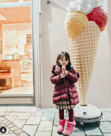 超人回来了娜恩近照曝光剪短发五官精致犹如芭比娃娃
