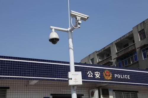 虽然名字非常牛,但是它只是一个非常普通的摄像头而已,隶属于公安系统