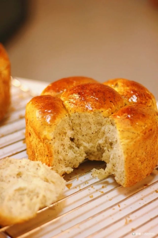 秋天第一款奶茶面包