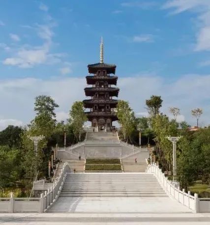 意境悠远 夜景更是美轮美奂 金台山石桥 智慧公园入口 惠能广场