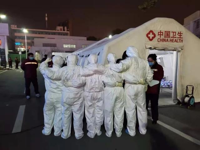 致敬湖北抗疫第一線上海醫療隊1649人上海醫護人員支援湖北