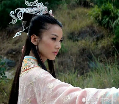 "仙女下凡"造型盘点,霍思燕杨幂变村,没想到她竟然连性别都变了